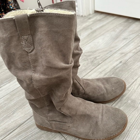 Fur lined girls boots Olive and Edie size 5 - Picture 3 of 5